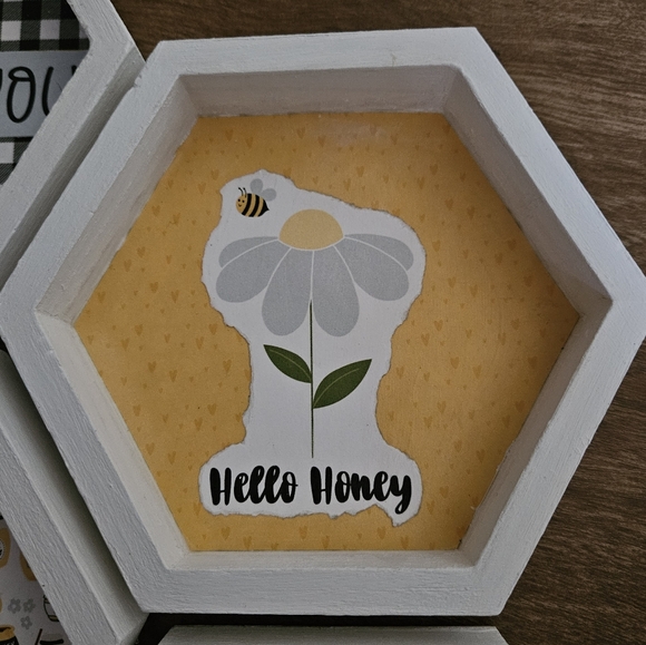 Bee-Themed Hexagonal Wall Art Set Handcrafted - Picture 3 of 10